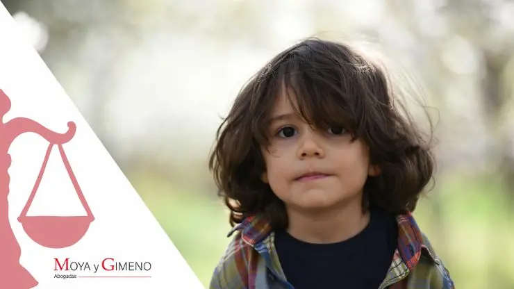 Imagen de niño usada para Banner de Blog de Moya y Gimeno: ¿Dónde empadronar a los hijos en custodia compartida?